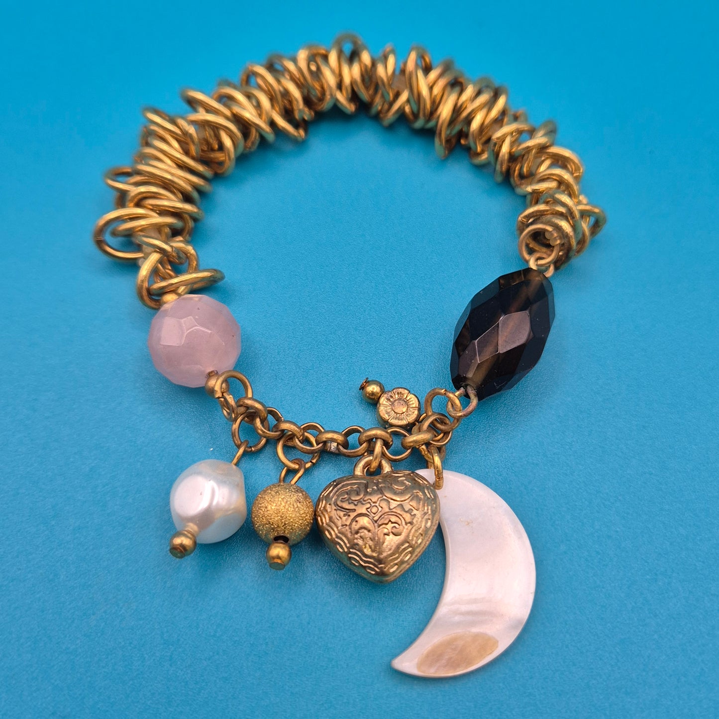 Vintage Statement-Armband mit Charms Mond Herz Edelsteine Goldton