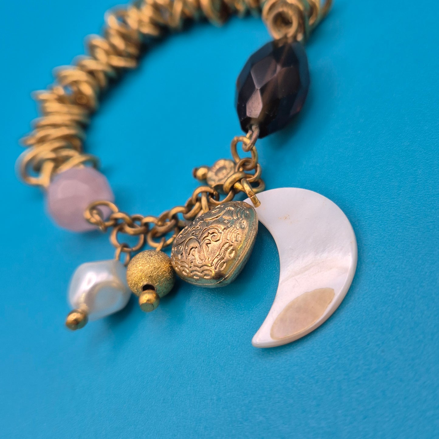 Vintage Statement-Armband mit Charms Mond Herz Edelsteine Goldton