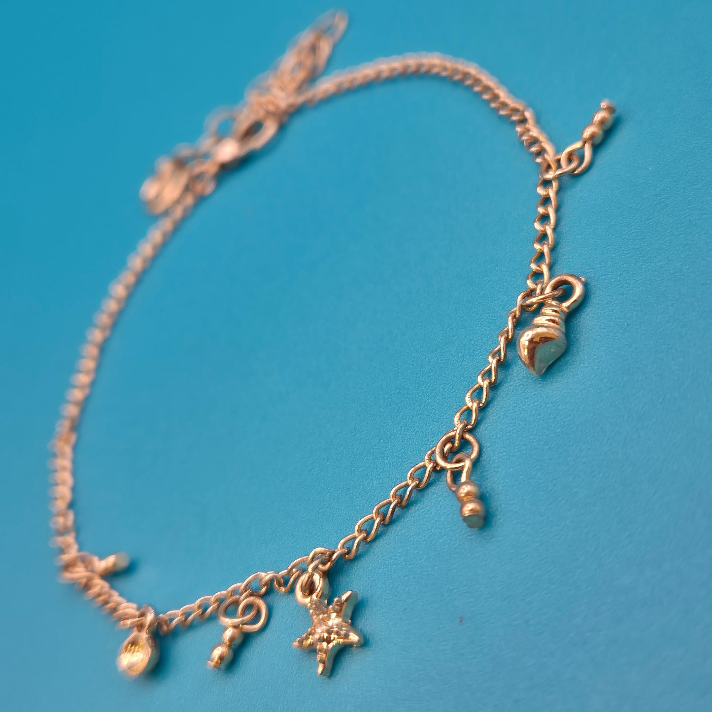 Filigranes Vintage Armband mit maritimen Anhängern - Goldfarben