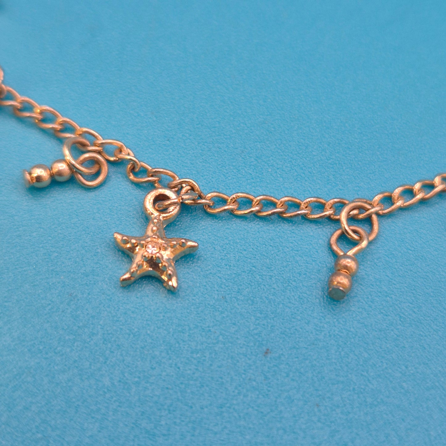 Filigranes Vintage Armband mit maritimen Anhängern - Goldfarben