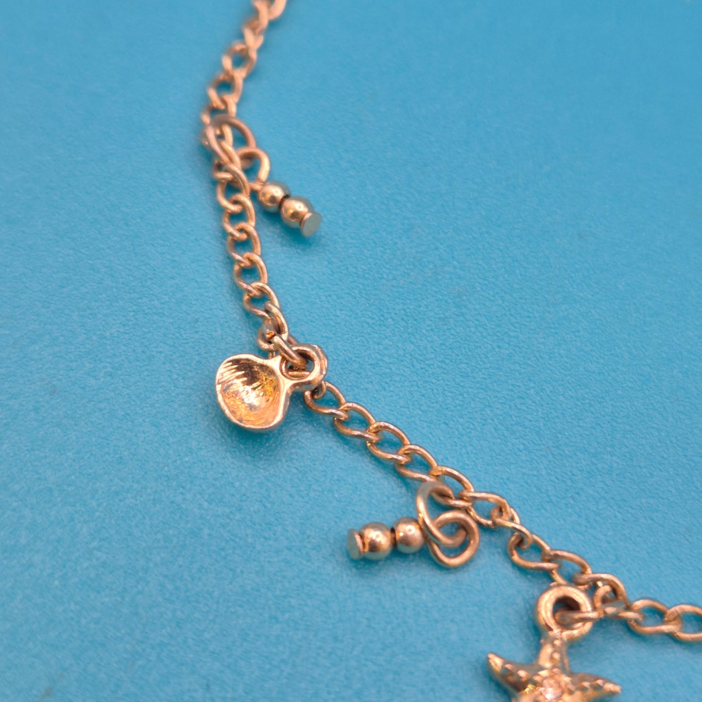 Filigranes Vintage Armband mit maritimen Anhängern - Goldfarben