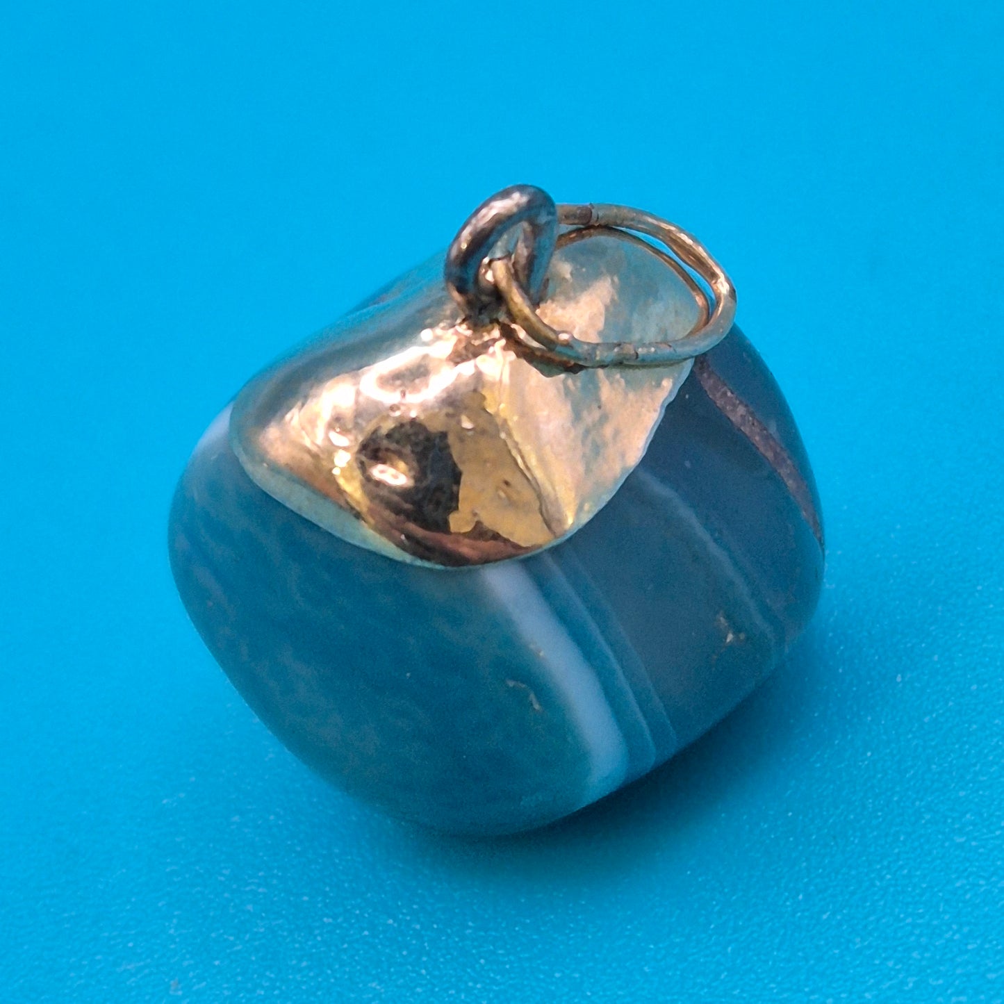Vintage Achat Anhänger mit Gold-Element in Blau-Grau