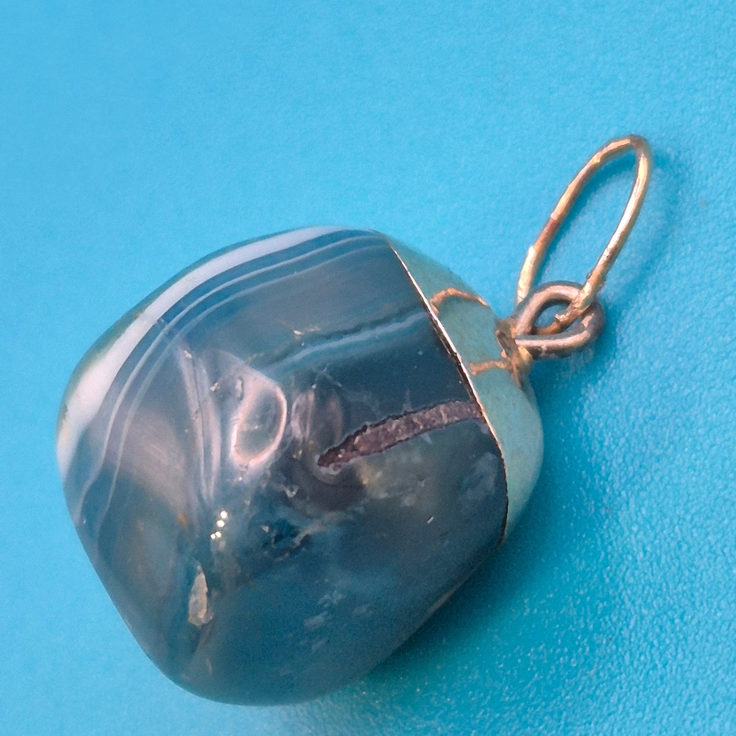 Vintage Achat Anhänger mit Gold-Element in Blau-Grau