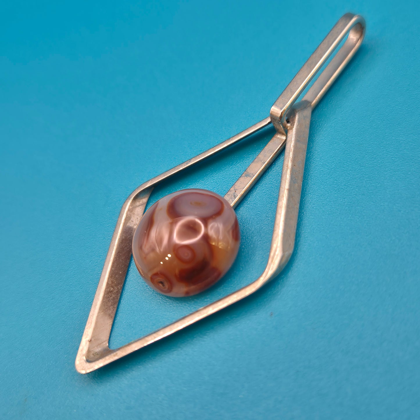 Vintage Anhänger geometrisch mit Achat Cabochon silberfarben