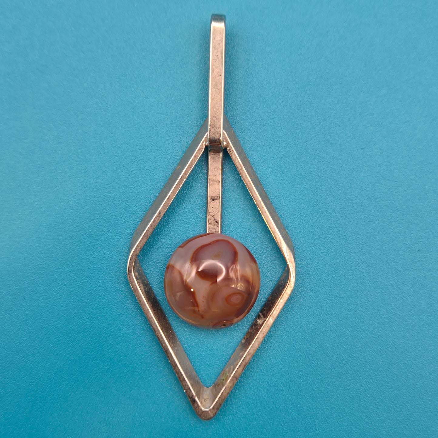 Vintage Anhänger geometrisch mit Achat Cabochon silberfarben