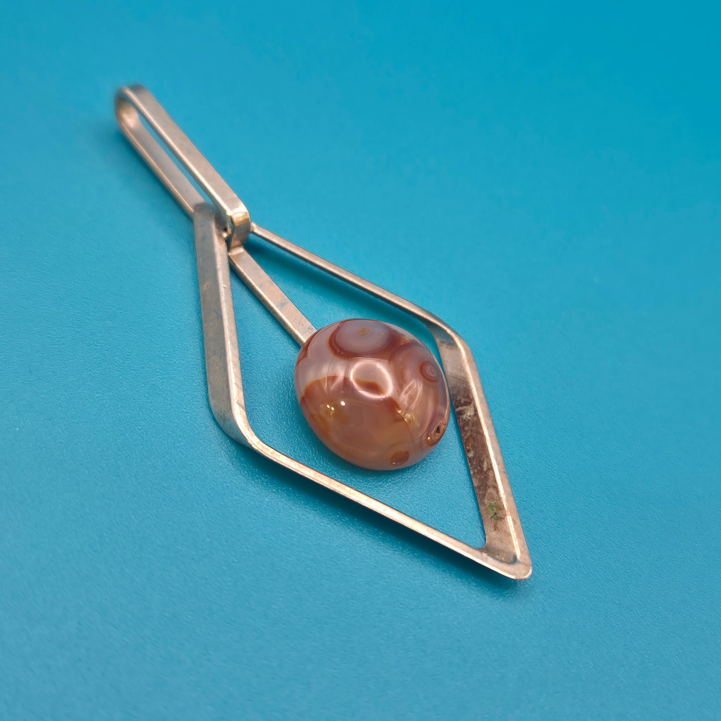 Vintage Anhänger geometrisch mit Achat Cabochon silberfarben