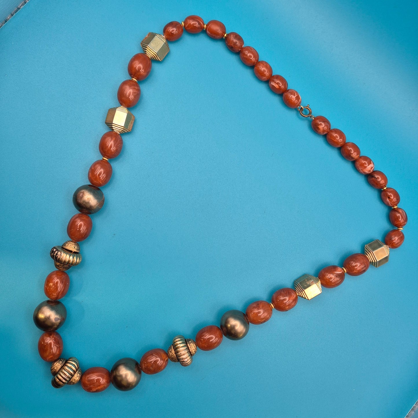 Vintage Statement-Kette mit braunen Glanzperlen und goldenen Akzenten