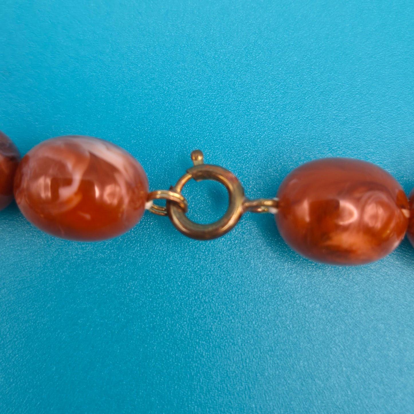 Vintage Statement-Kette mit braunen Glanzperlen und goldenen Akzenten