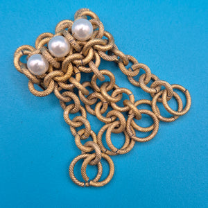 Elegante Vintage-Brosche in Goldoptik mit drei Perlen-Applikationen