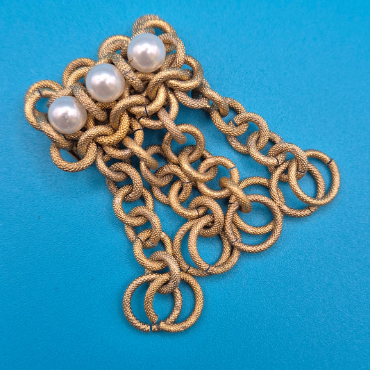 Elegante Vintage-Brosche in Goldoptik mit drei Perlen-Applikationen