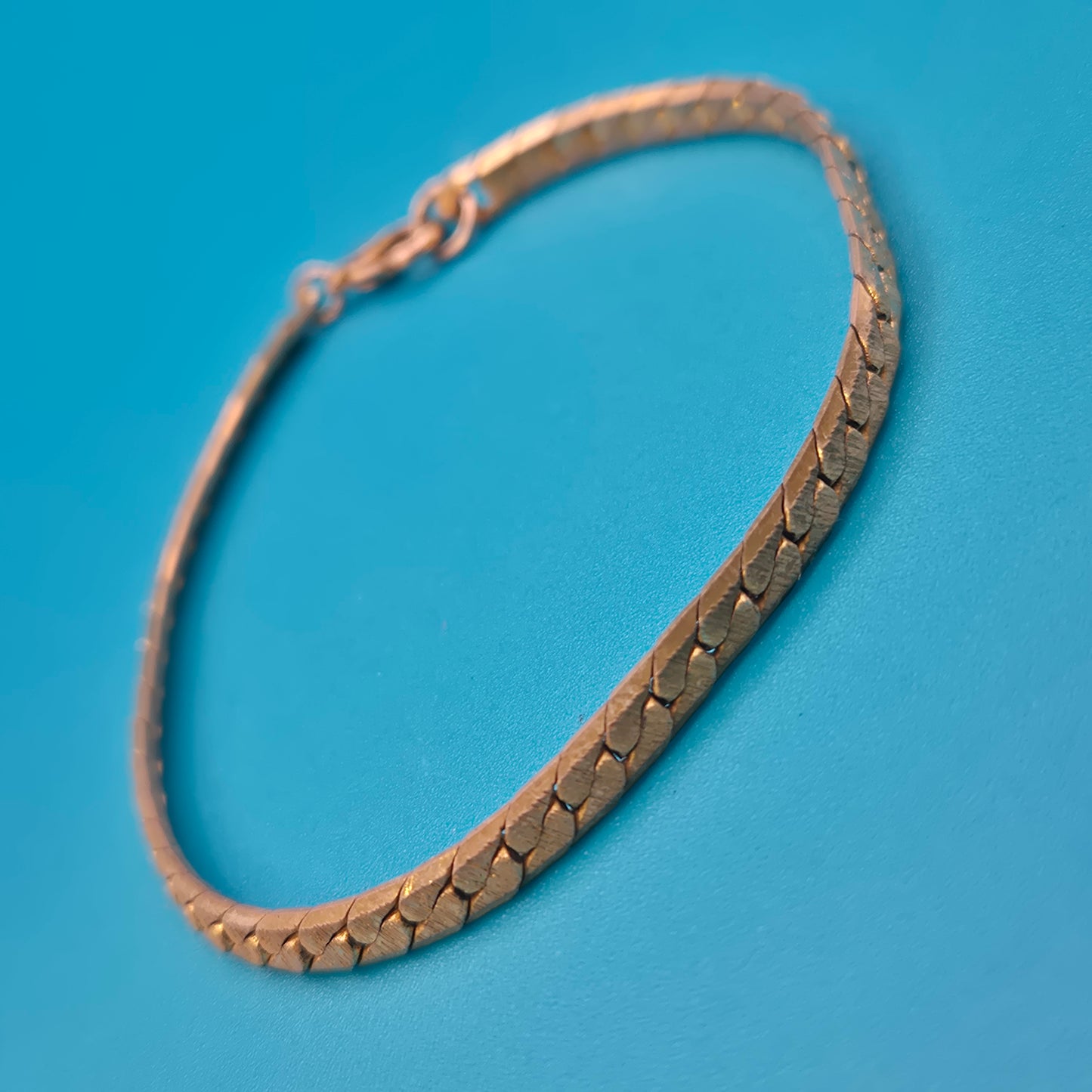 Klassisches flaches Gliederarmband in Roségold-Optik