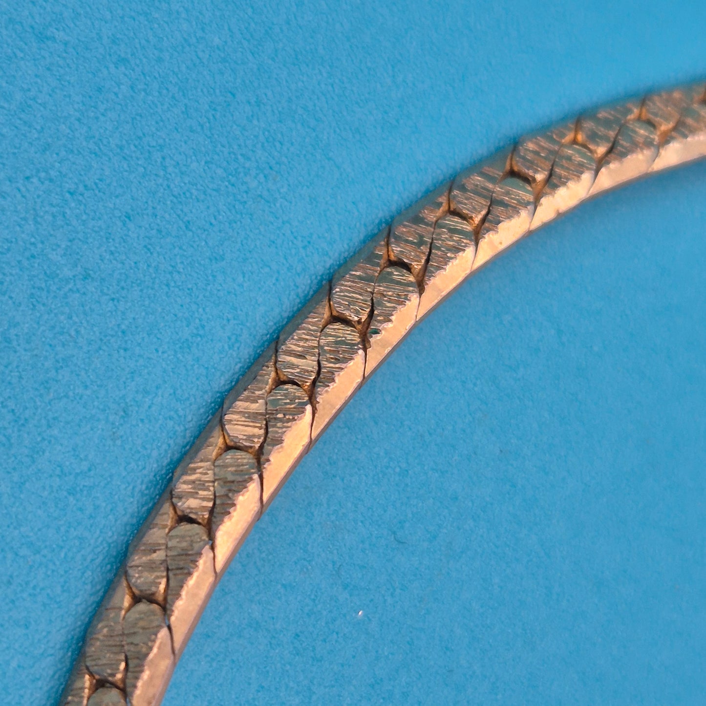 Klassisches flaches Gliederarmband in Roségold-Optik