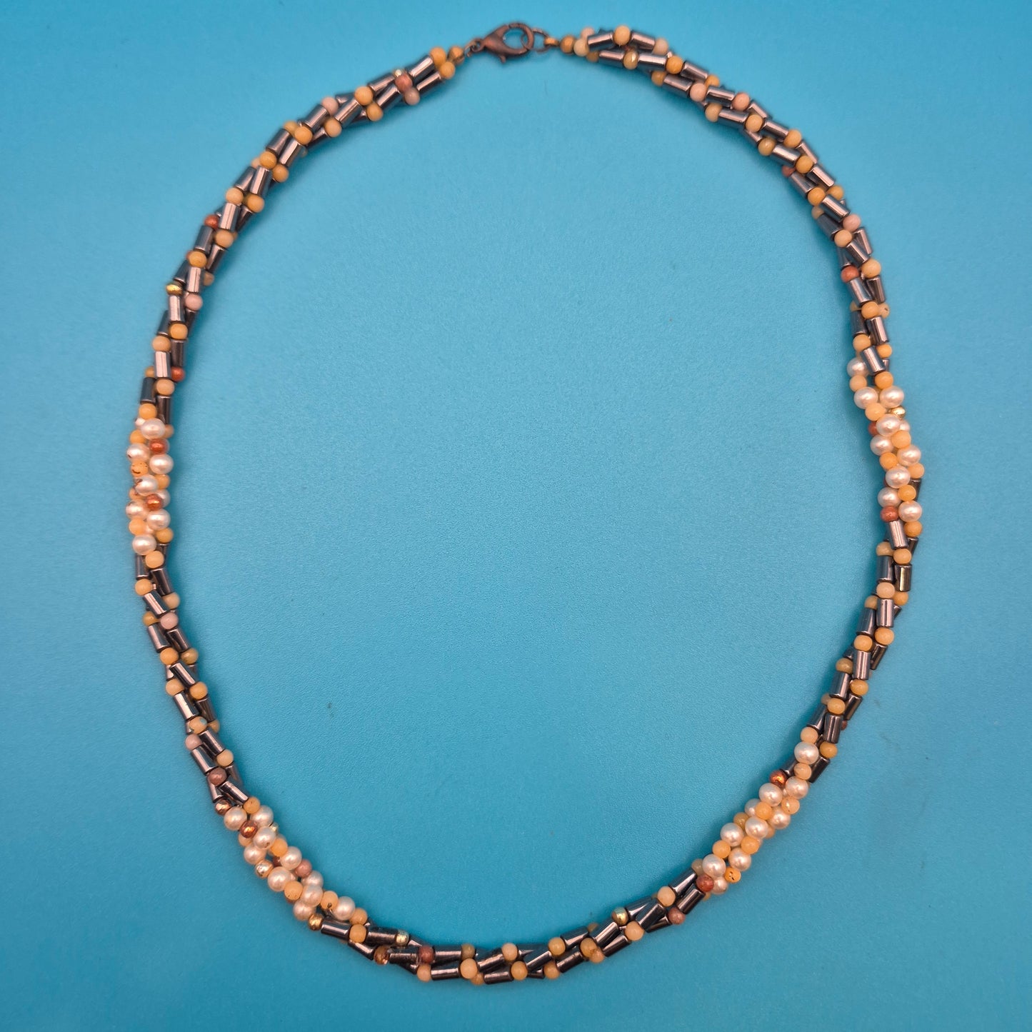 Vintage Perlenkette mit Hämatit-Elementen gedrehtes Design