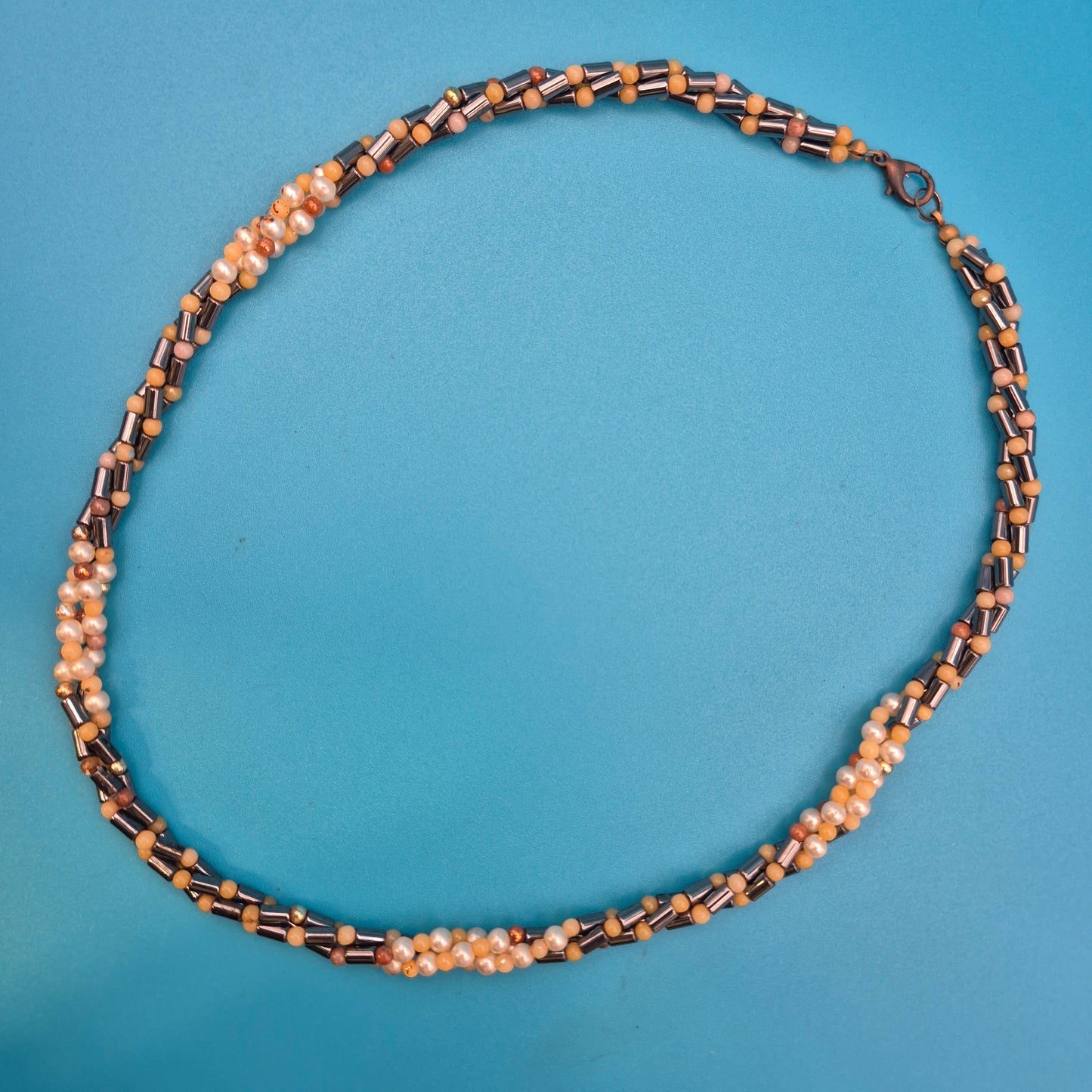 Vintage Perlenkette mit Hämatit-Elementen gedrehtes Design