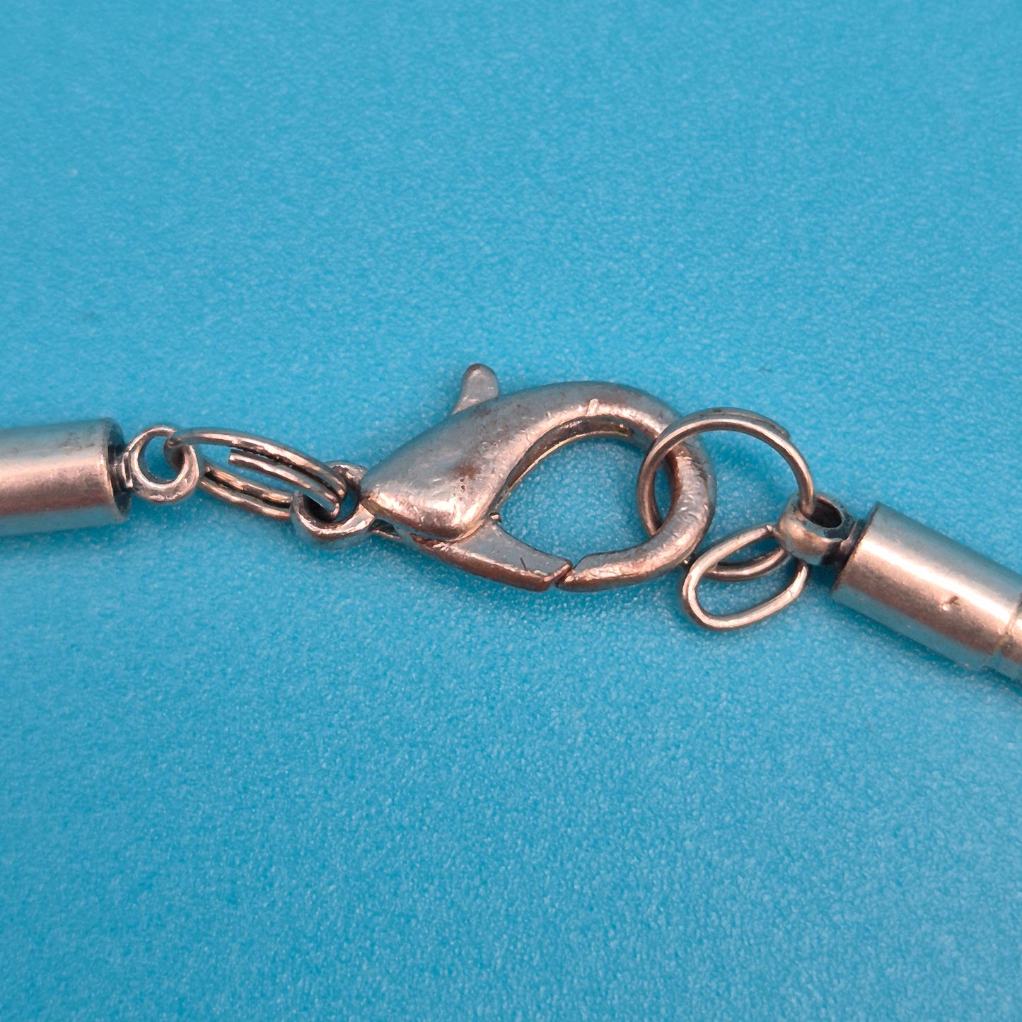 Vintage Statement Collier mit Hammerschlag-Anhängern und Gliederkette