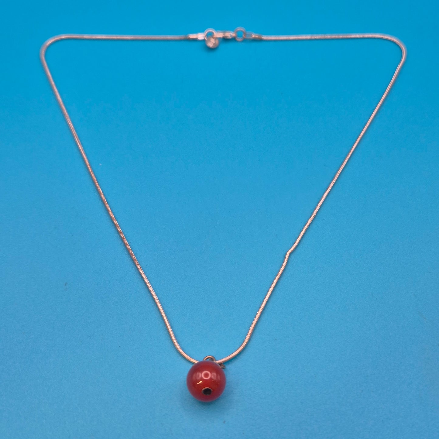 Vintage Silberkette mit roter Edelstein-Perle Anhänger