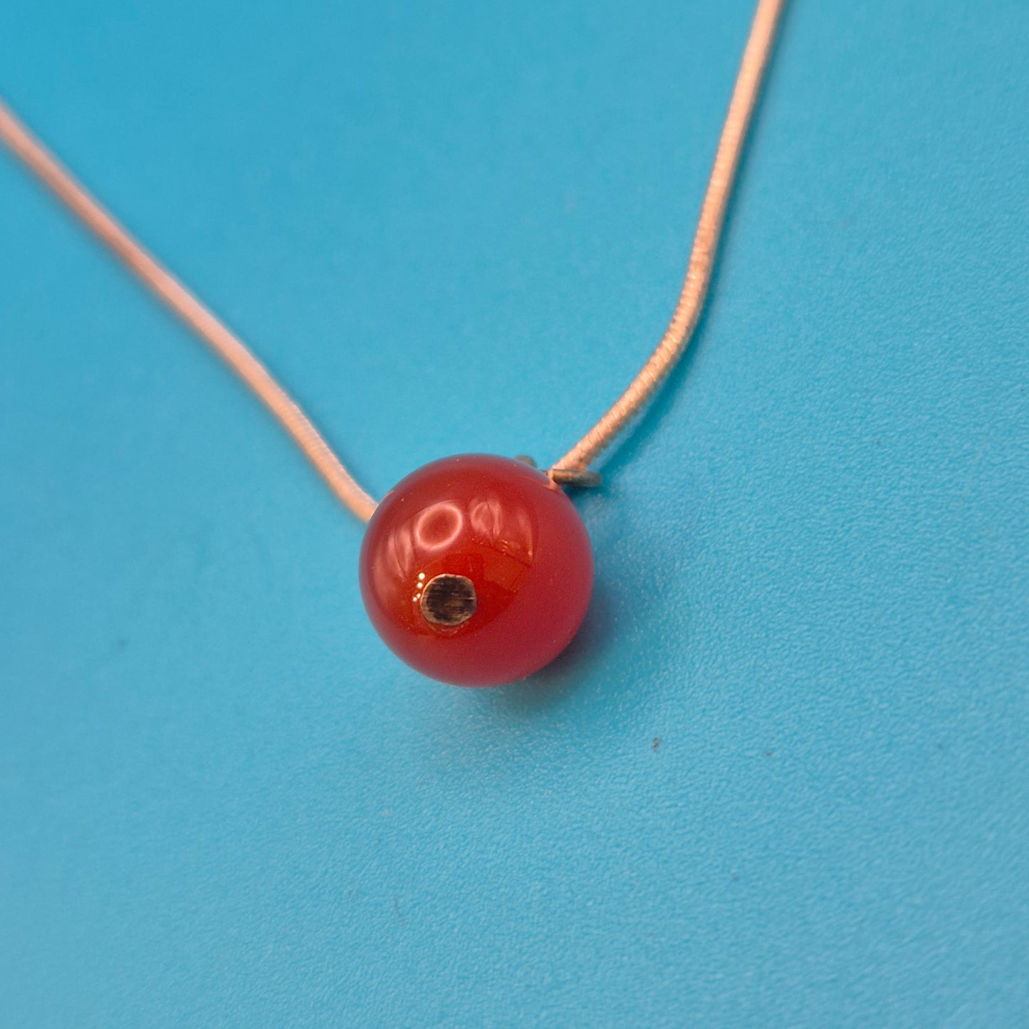 Vintage Silberkette mit roter Edelstein-Perle Anhänger