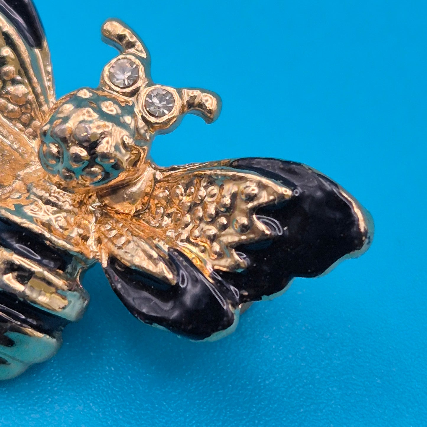Vintage Emaille-Brosche Biene mit Strass-Akzenten Goldfarben