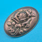 Antike ovale Silber-Brosche mit Rosen-Relief