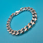 Klassisches silberfarbenes Gliederarmband im zeitlosen Design