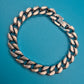 Klassisches silberfarbenes Gliederarmband im zeitlosen Design