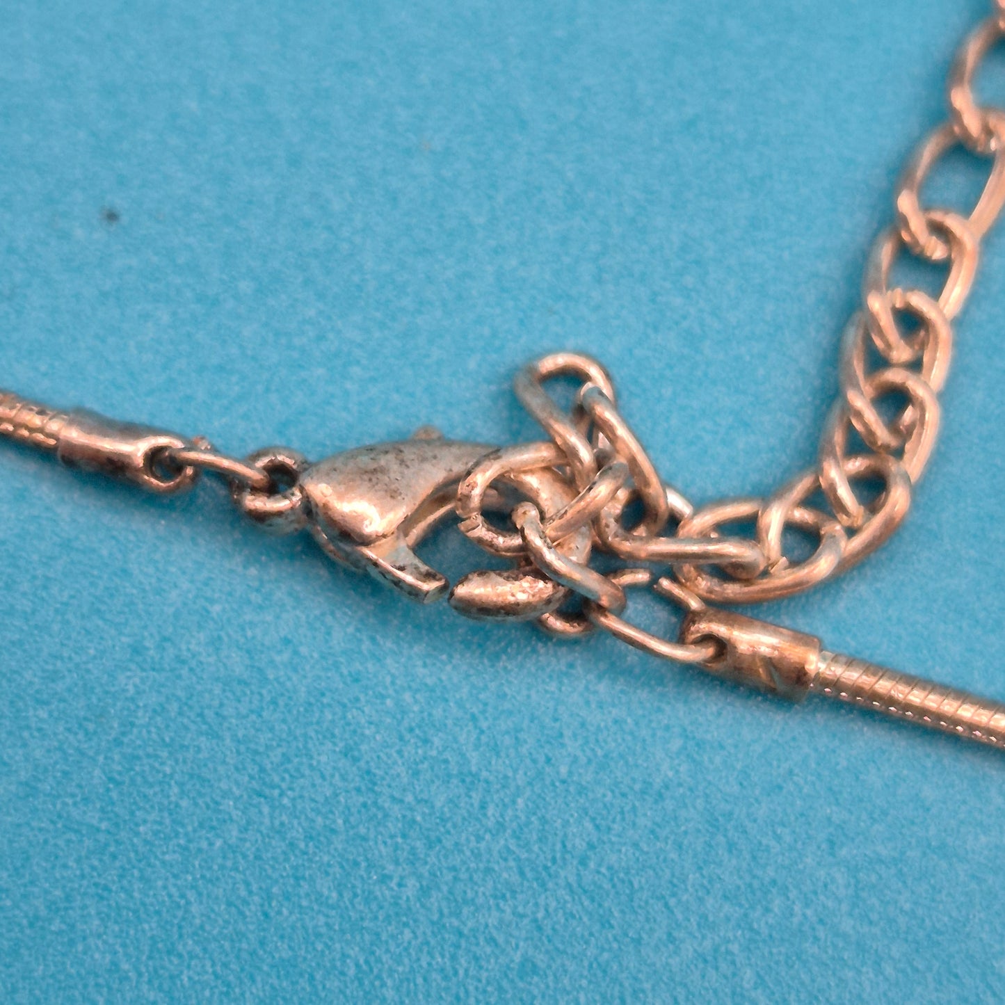 Elegante Vintage Kette mit doppeltem Ring-Anhänger und Strass-Besatz