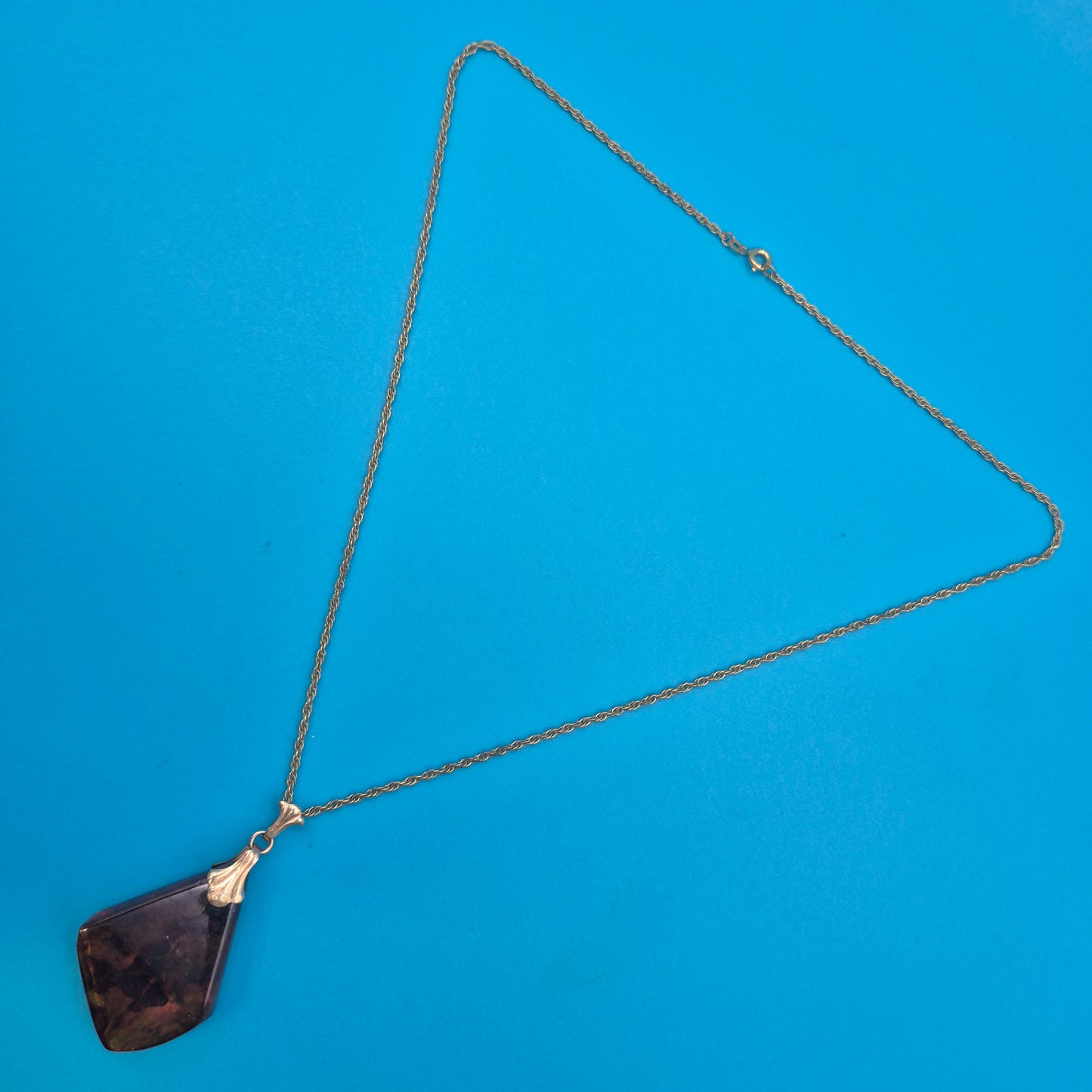 Vintage Kette mit großem, marmoriertem Anhänger in Goldoptik