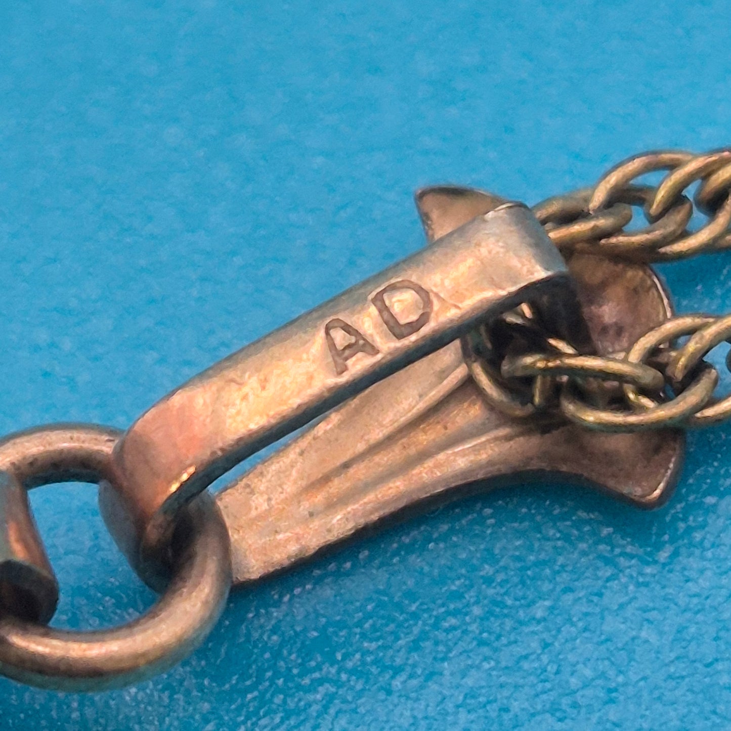 Vintage Kette mit großem, marmoriertem Anhänger in Goldoptik