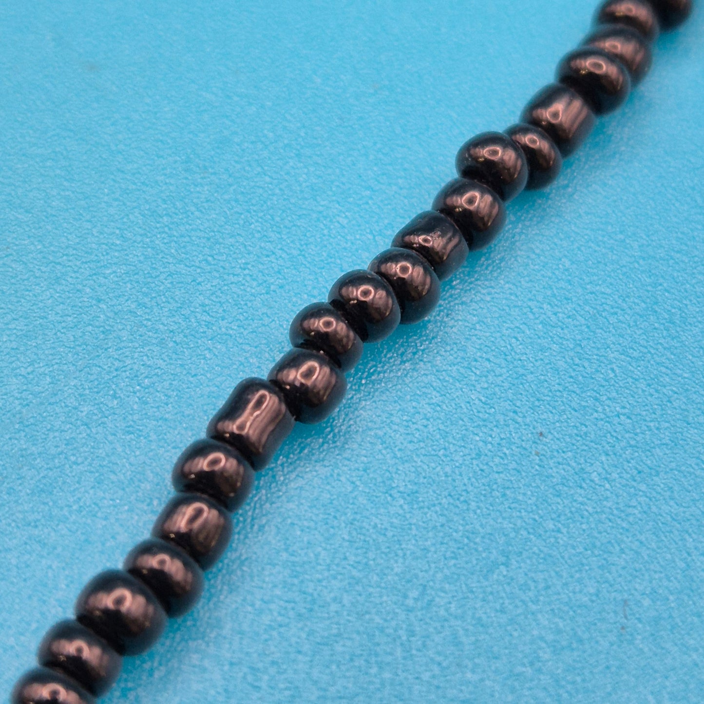 Vintage Perlen-Halskette Schwarz-Weiß mit Gold-Akzenten