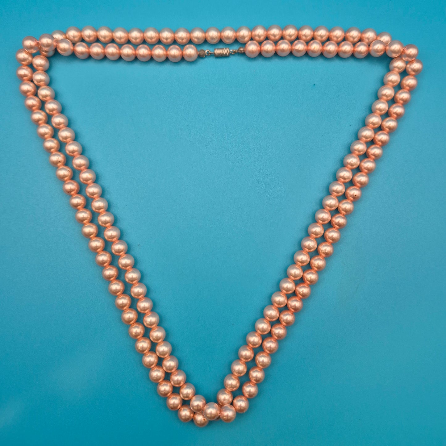 Vintage Lachsrosa Perlenkette mehrreihig klassisches Design