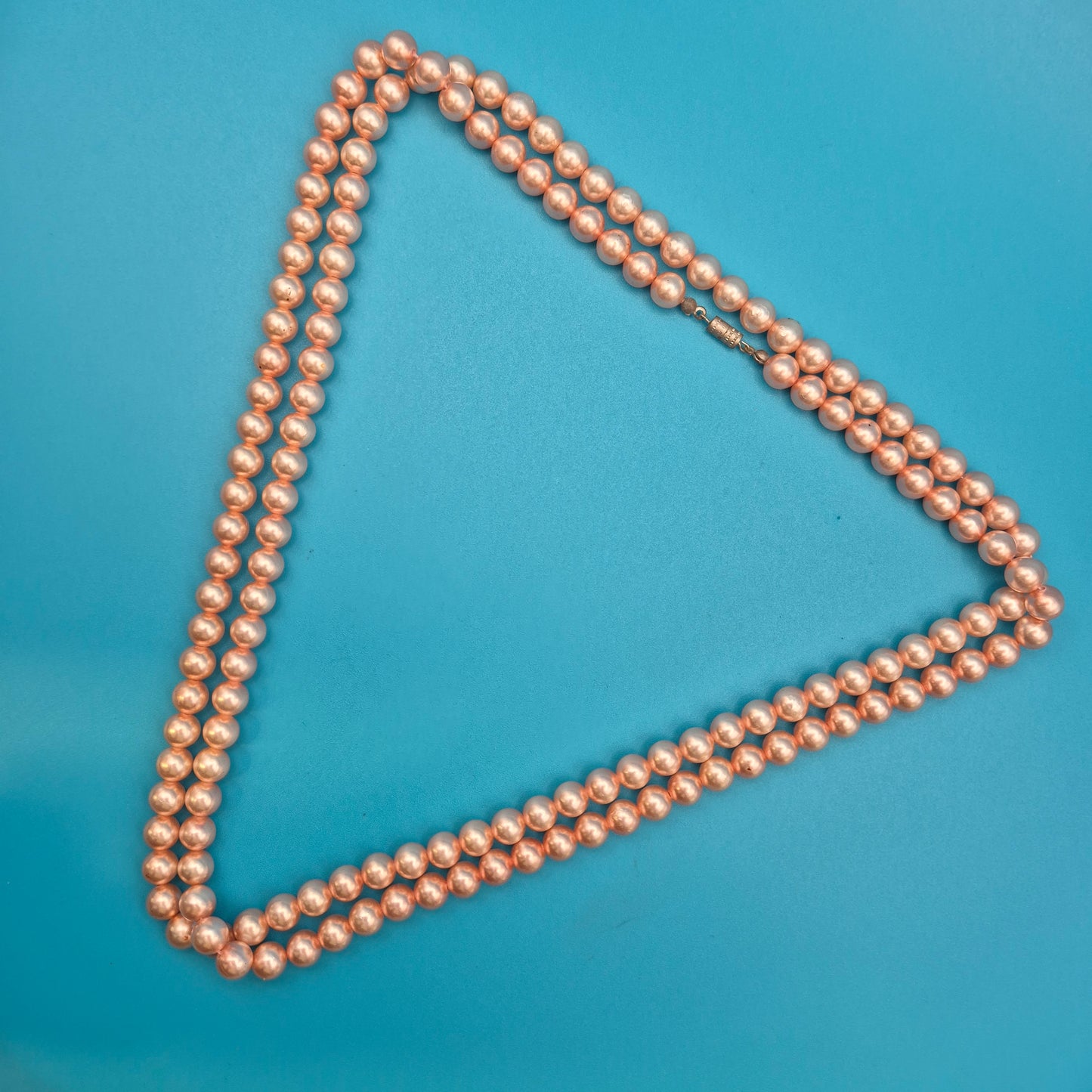 Vintage Lachsrosa Perlenkette mehrreihig klassisches Design
