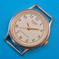 Vintage TOYO Quartz Armbanduhr mit weißem Zifferblatt und arabischen Ziffern