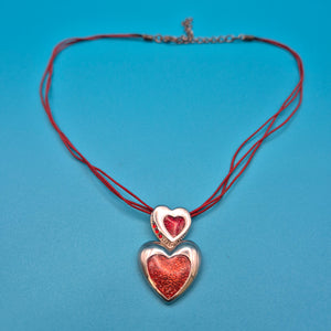 Vintage Doppel-Herz-Anhänger Kette in Rot und Silber Optik