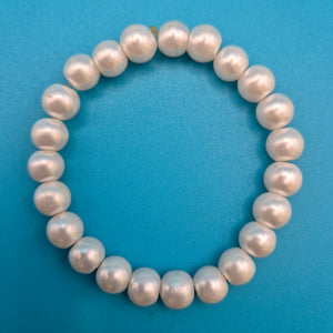 Klassisches Perlenarmband – Zeitlose Eleganz in Weiß