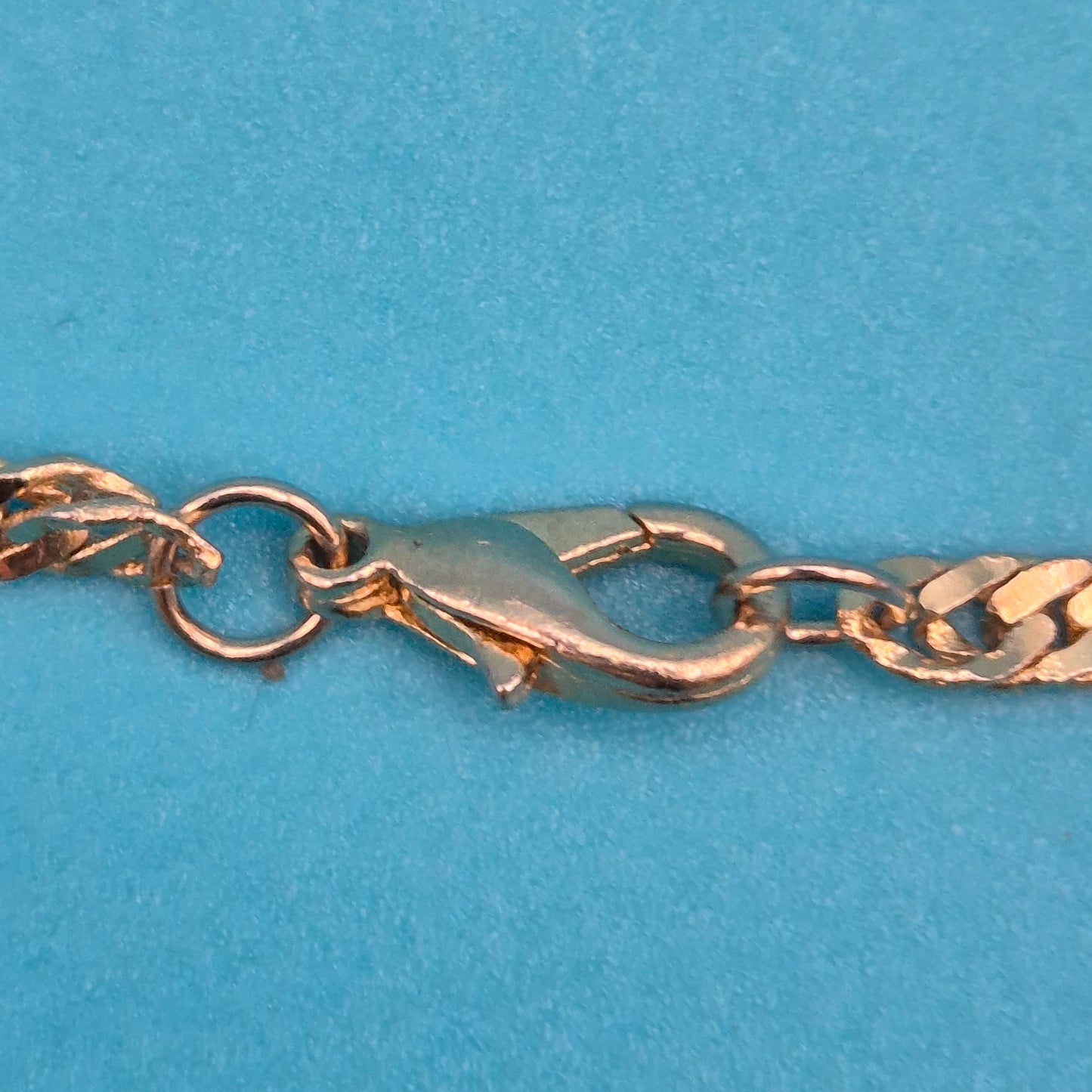 Elegante Vintage Fischgrätenkette Goldfarben Klassische Halskette