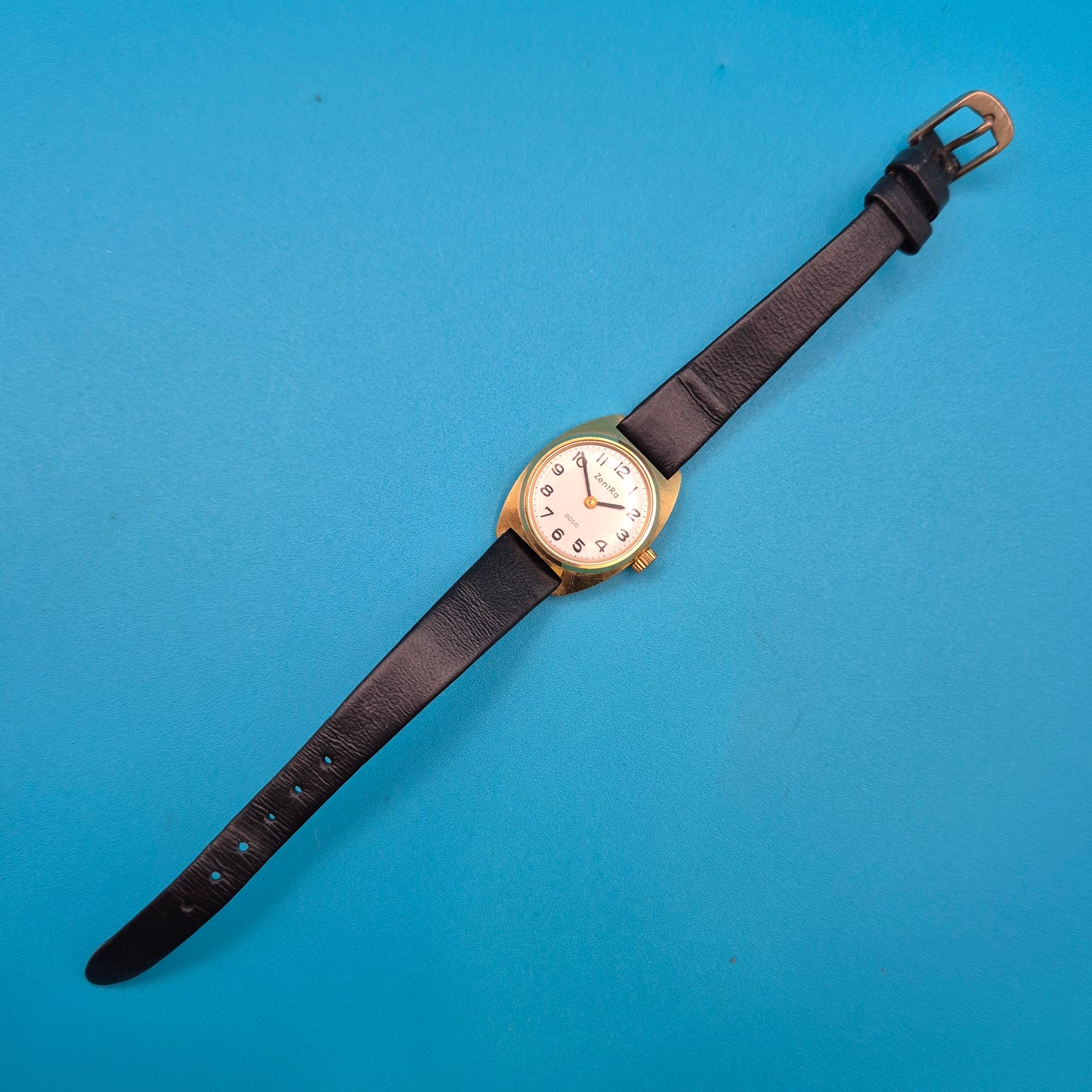 Vintage ZentRa 2000 Damenuhr Goldfarbenes Gehäuse mit Lederarmband