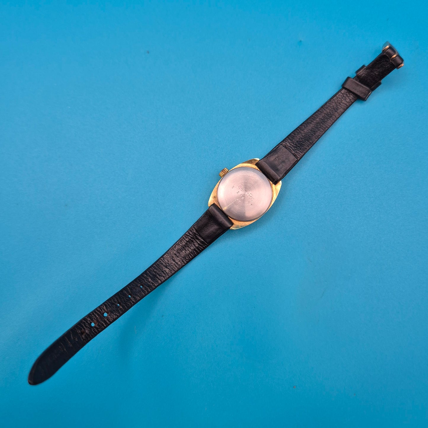 Vintage ZentRa 2000 Damenuhr Goldfarbenes Gehäuse mit Lederarmband