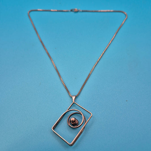 Vintage Silberkette mit modernistischem Spiral-Anhänger und Perle