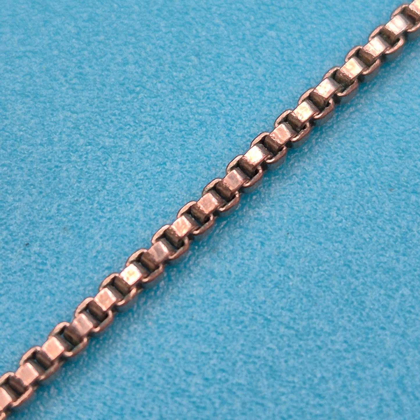 Vintage Silberkette mit modernistischem Spiral-Anhänger und Perle
