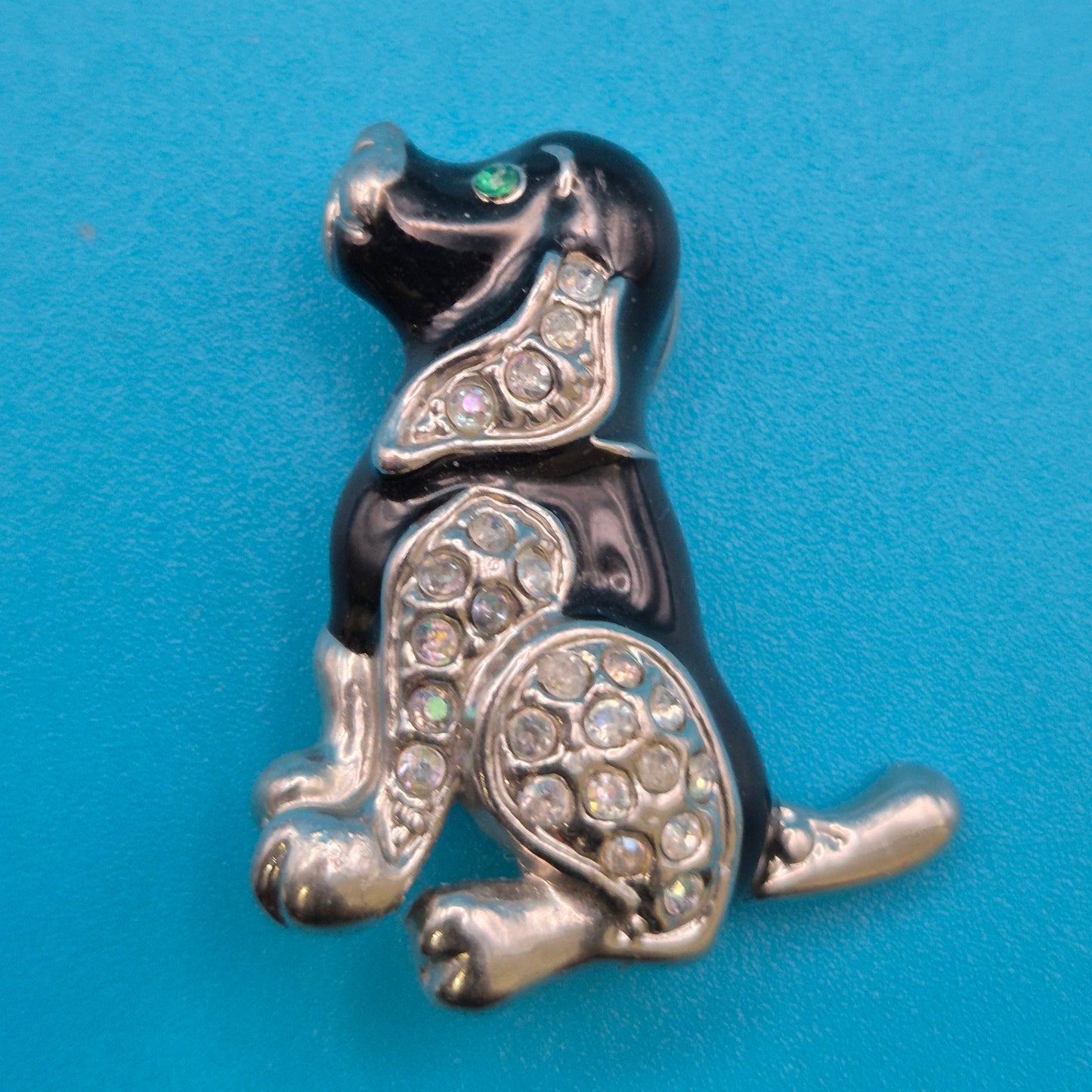 Vintage Hund Brosche Emaille Silberfarben mit funkelnden Strasssteinen