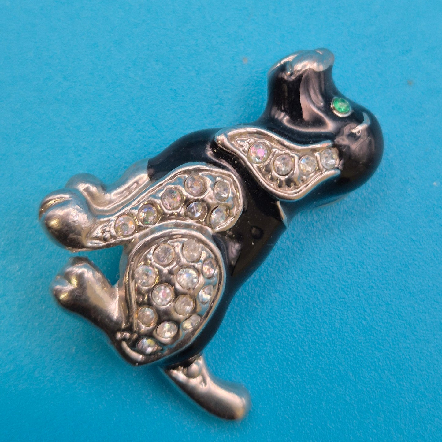 Vintage Hund Brosche Emaille Silberfarben mit funkelnden Strasssteinen