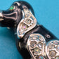 Vintage Hund Brosche Emaille Silberfarben mit funkelnden Strasssteinen