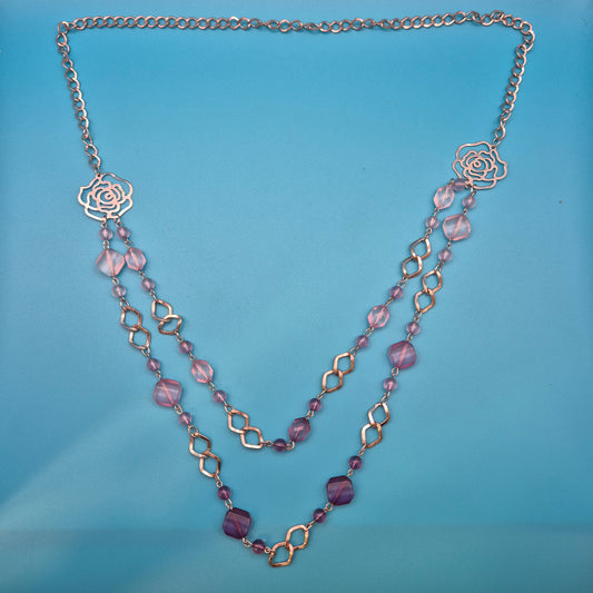 Romantische Vintage-Doppelkette mit Rosen-Applikationen und Violett-Akzenten