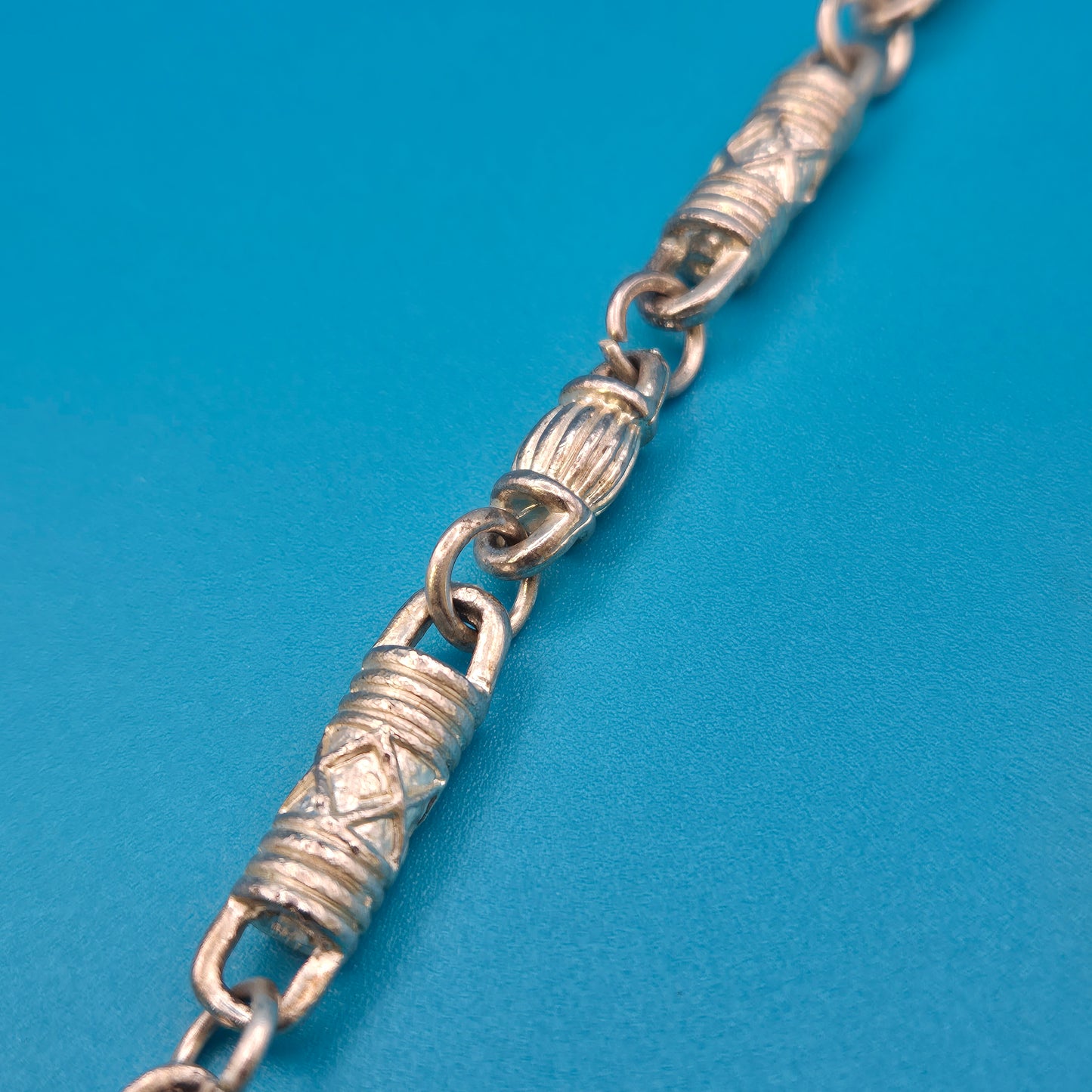 Vintage Statement-Halskette mit Zylinder-Elementen Goldfarben