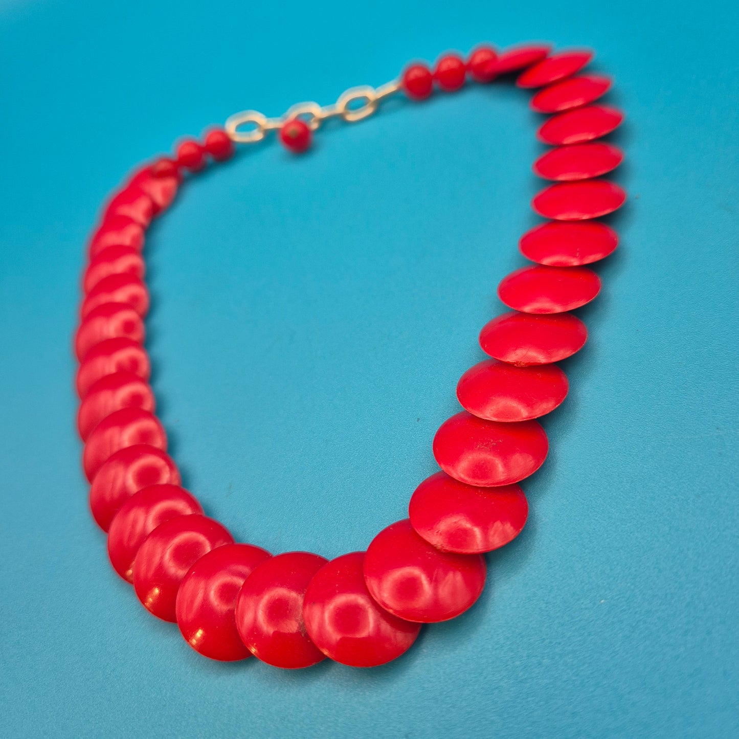 Vintage Statement-Kette in Knallrot – Scheiben-Design mit Goldakzenten