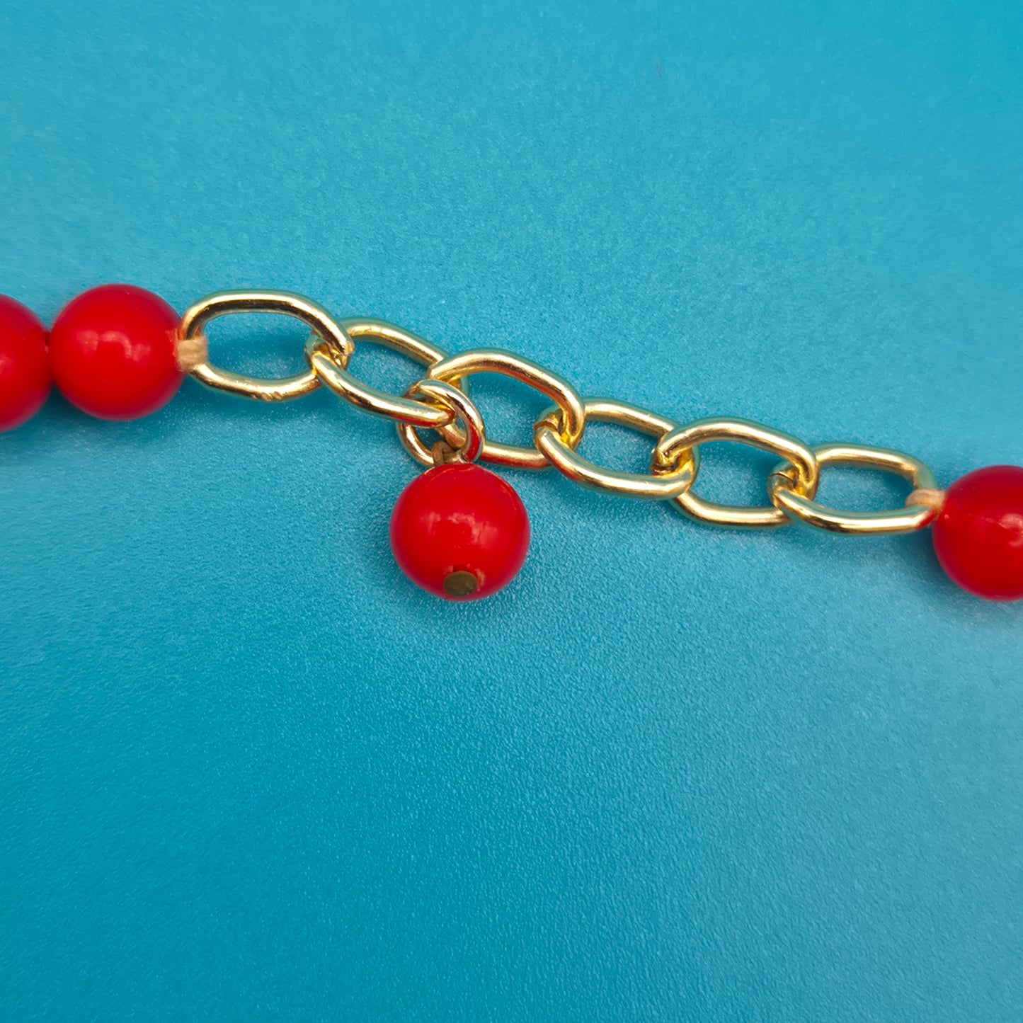Vintage Statement-Kette in Knallrot – Scheiben-Design mit Goldakzenten