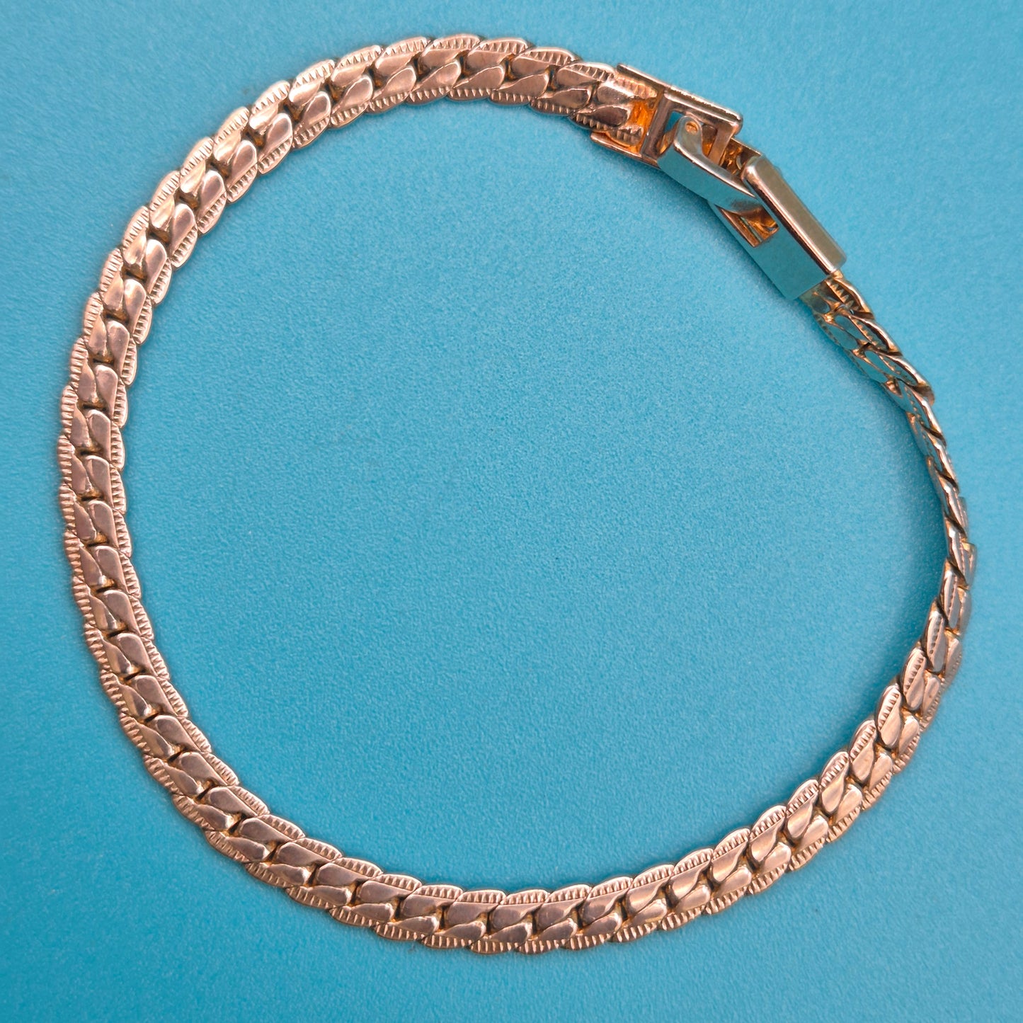 Vintage HAVARD Armband goldfarbenes Gliederarmband mit Klappverschluss
