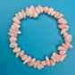 Zartes Armband aus pastellrosa Edelstein-Splittern