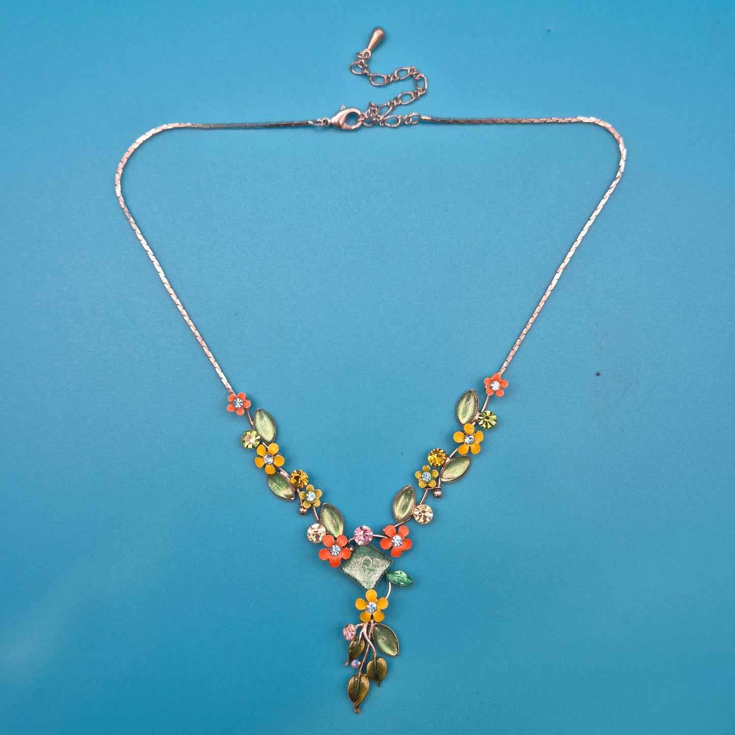 Vintage Blumen-Collier mit Emaille-Applikationen und Strassbesatz
