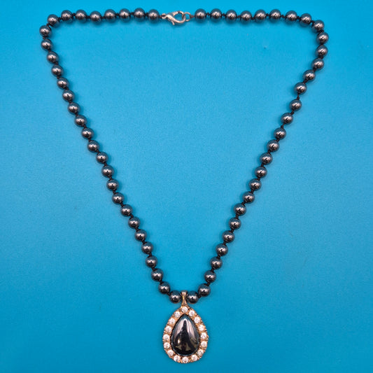 Elegante Vintage Kette mit anthrazitfarbenen Perlen & Tropfen-Anhänger